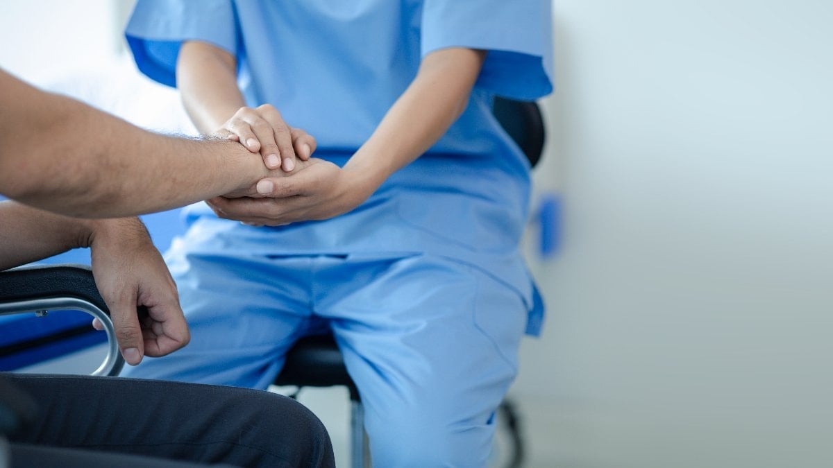 Genç erkeklerin hafife almaması gereken tehlike: Varikosel