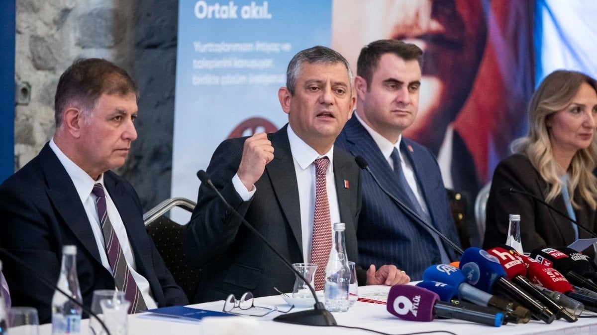 Özgür Özel'den Romanlara TBMM'de temsil ve bütçe garantisi