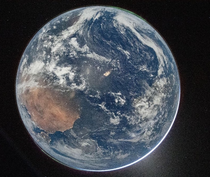 Ay'a doğru yola çıkan Artemis II çekti: Dünya'nın uzaydan görüntüsü