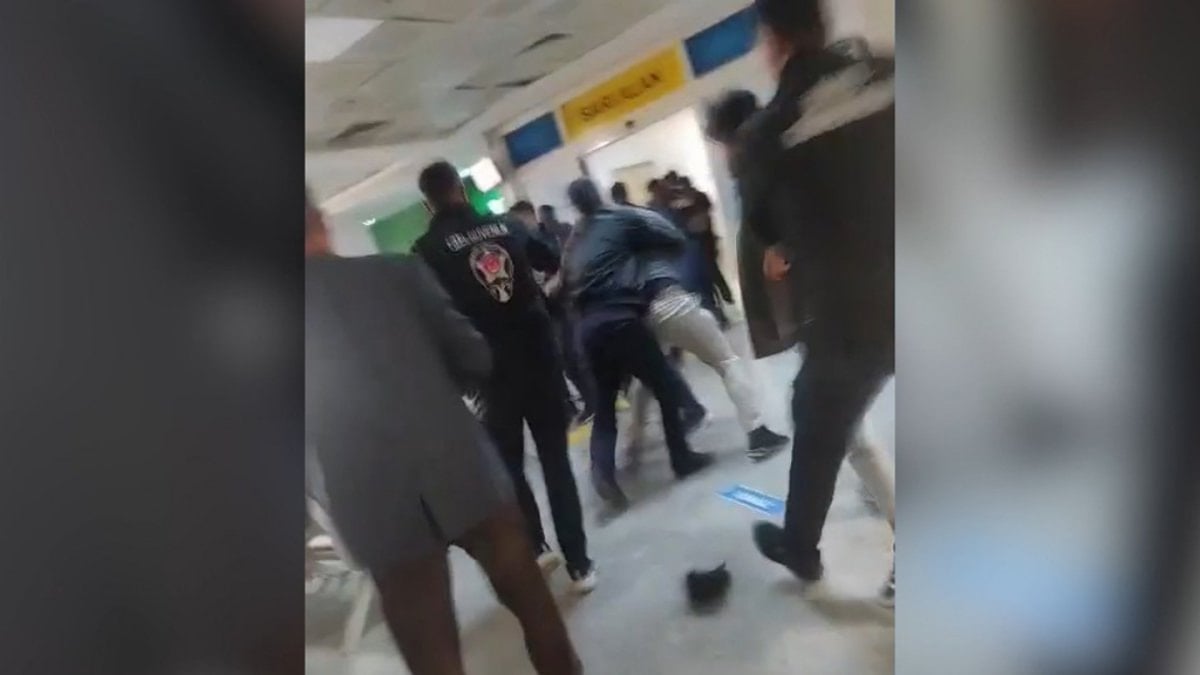 Şanlıurfa'da husumetli aileler hastanede kavga etti
