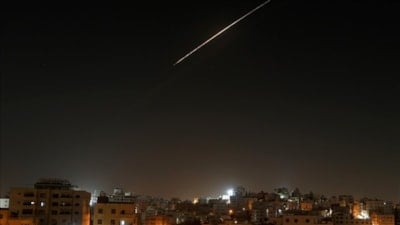 İran'ın misillemesinin ardından İsrail’in güneyindeki bir fabrikada yangın çıktı