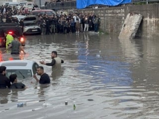 Erbil’de sağanak hayatı felç etti