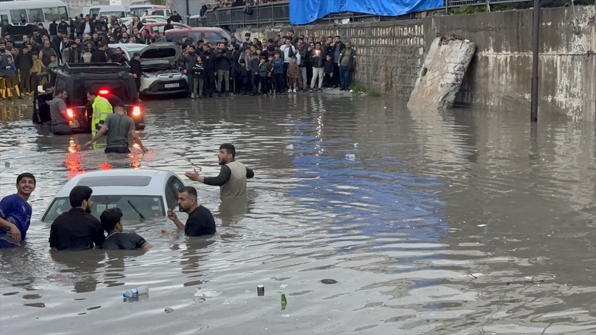 Erbil’de sağanak hayatı felç etti