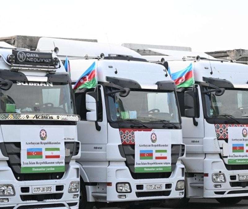 Azerbaycan, İran'a yeniden insani yardım gönderdi