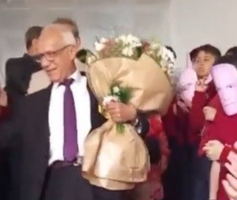 Osmaniye'de 43 yıllık öğretmene duygusal veda