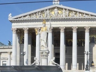 Avusturya'dan hava sahası açıklaması: Trump'ın kaotik politikalarının parçası değiliz