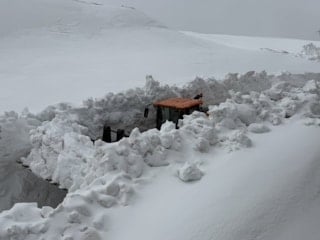 Erzincan’da 'Kar Kaplanları' zorlu mesaiye devam ediyor