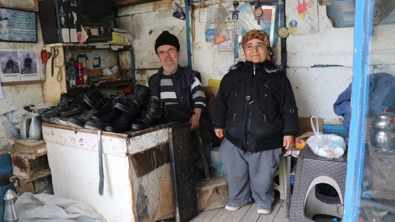 Isparta'da 2 metrekarelik dükkanda yarım asırlık emek