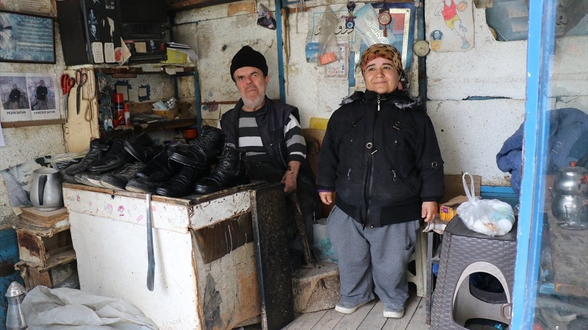 Isparta'da 2 metrekarelik dükkanda yarım asırlık emek