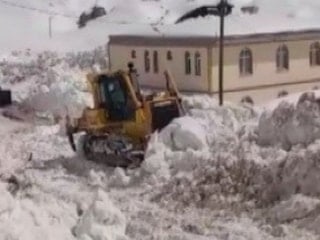 Nemrut’ta kar duvarları: Kalınlık 5 metreye ulaştı