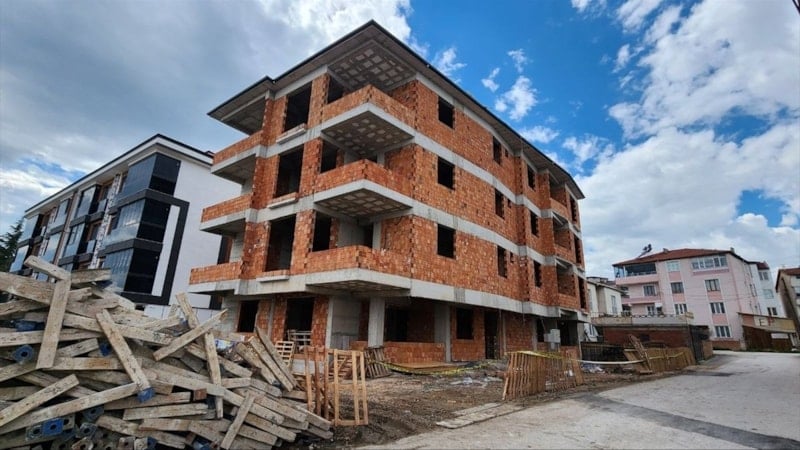 Amasya'da inşaatın çatısından düşen işçi yaşamını yitirdi