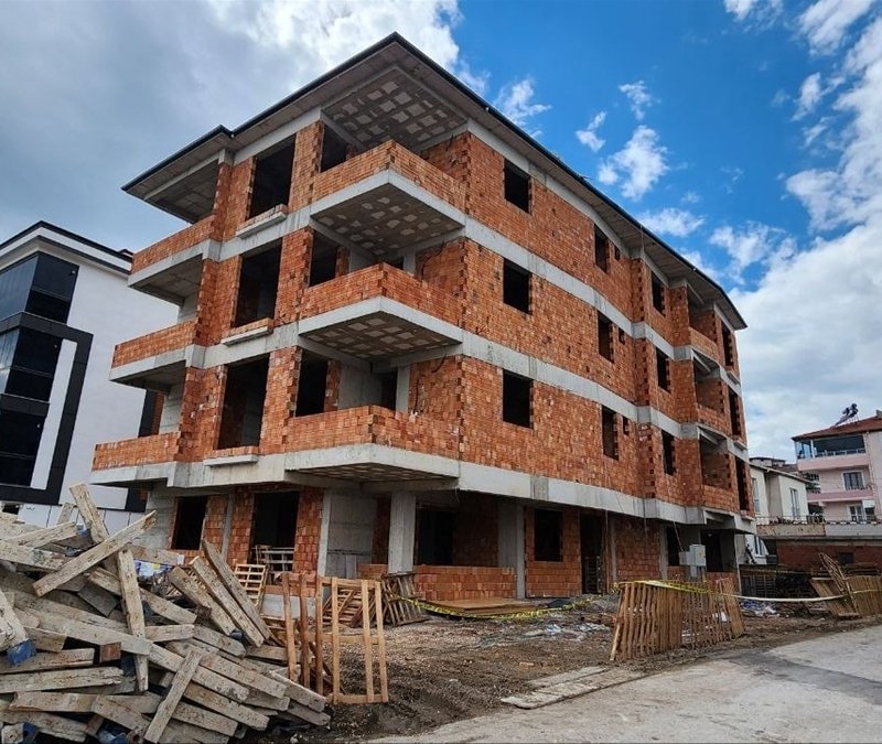 Amasya'da inşaatın çatısından düşen işçi yaşamını yitirdi