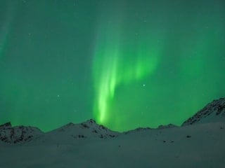 Alaska semalarında Aurora Borealis görsel şölen sundu