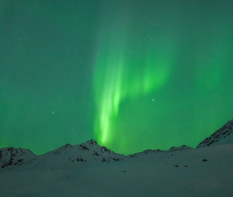 Alaska semalarında Aurora Borealis görsel şölen sundu