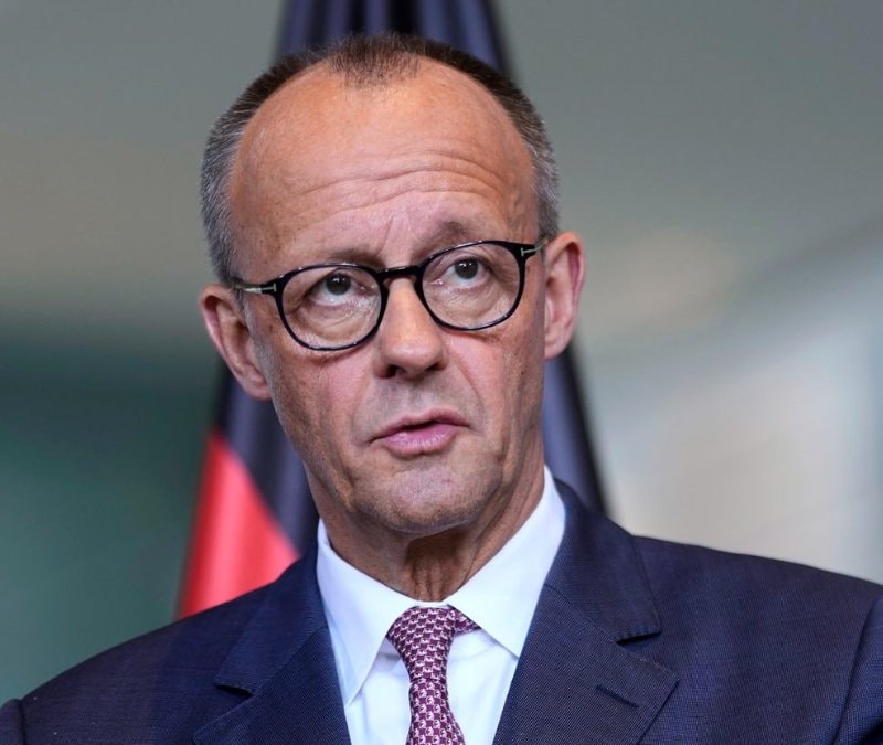 Alman basını yazdı: 17 ile 45 yaş arası erkekler yurt dışına çıkarken ordudan izin alacak