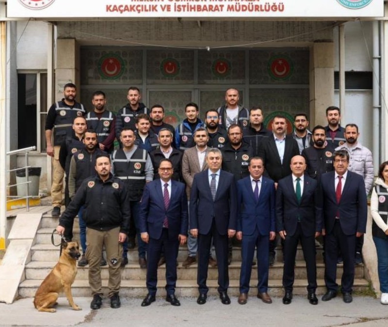 Mersin Limanı’nda 19 kilo kokain ele geçirildi, vali ekibi kutladı