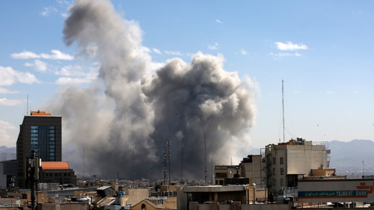 İran: Büyükelçiliklerimize saldırırsanız İsrail büyükelçiliklerini hedef alırız