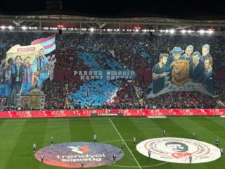 Trabzonspor taraftarından Galatasaray maçı öncesi koreografi!