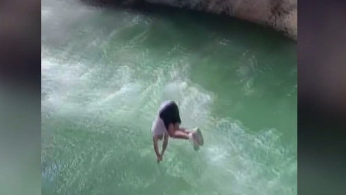 Mersin'de Berdan Çayı’na atlayan genç akıntıya kapılarak kayboldu