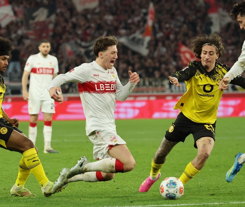Borussia Dortmund, Stuttgart'ı deplasmanda mağlup etti