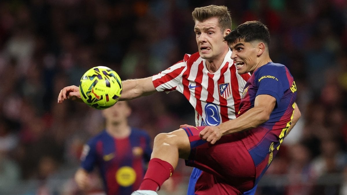 Barcelona, deplasmanda Atletico Madrid'i yenerek arayı açtı