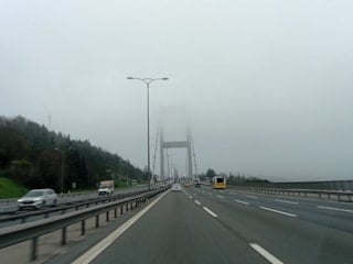 İstanbul'da sis etkisini gösteriyor