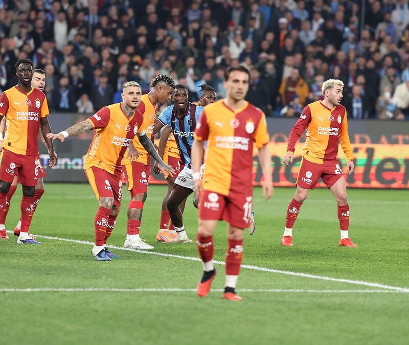 Lider Galatasaray, Trabzon'dan puansız döndü
