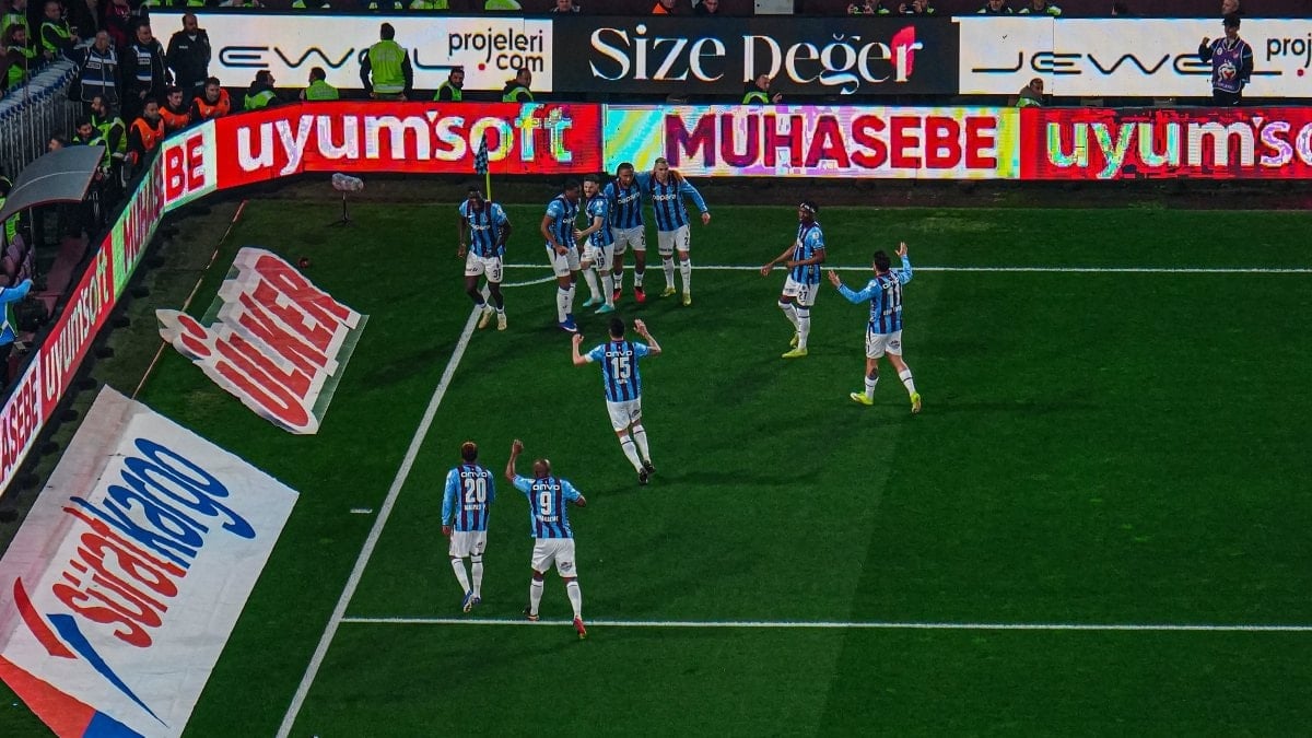 Trabzonspor, Galatasaray'ı yenerek şampiyonluk iddiasını güçlendirdi