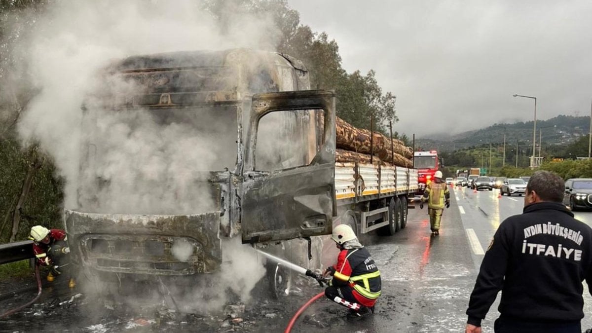Aydın'da seyir halindeki tır küle döndü