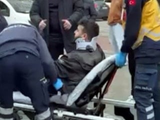 İstanbul'da kadın sürücü tartıştığı motokuryenin üzerine araç sürdü