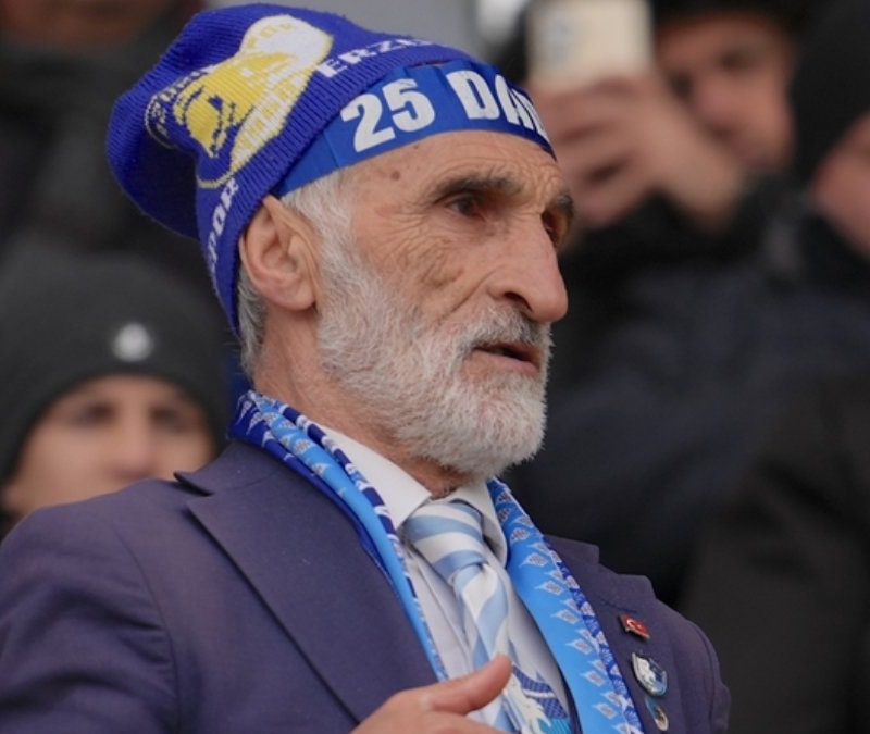 "Dede" lakaplı futbolsever 46 yıldır Erzurumspor sevdasıyla yaşıyor