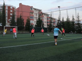 Uzmanlar uyardı: Halı saha maçları gizli kalp hastalıklarını tetikliyor