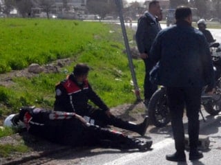 Kahramanmaraş'ta 17 yaşındaki çocuk otomobille polislere çarptı
