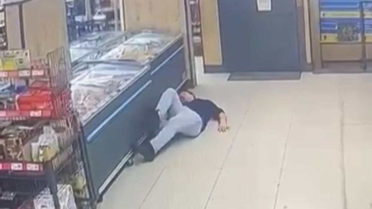 İstanbul'da kendilerinden şüphelenen çalışanı dövdüler