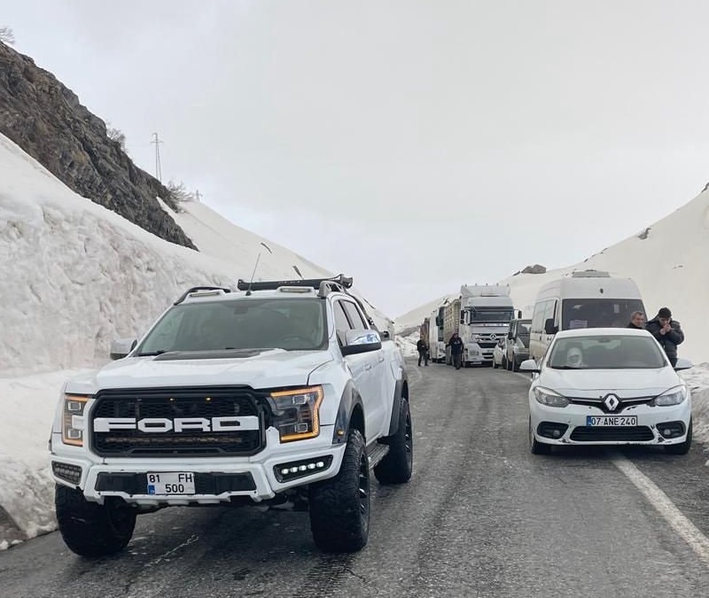 Hakkari- Şırnak kara yolu çığ nedeniyle kapandı