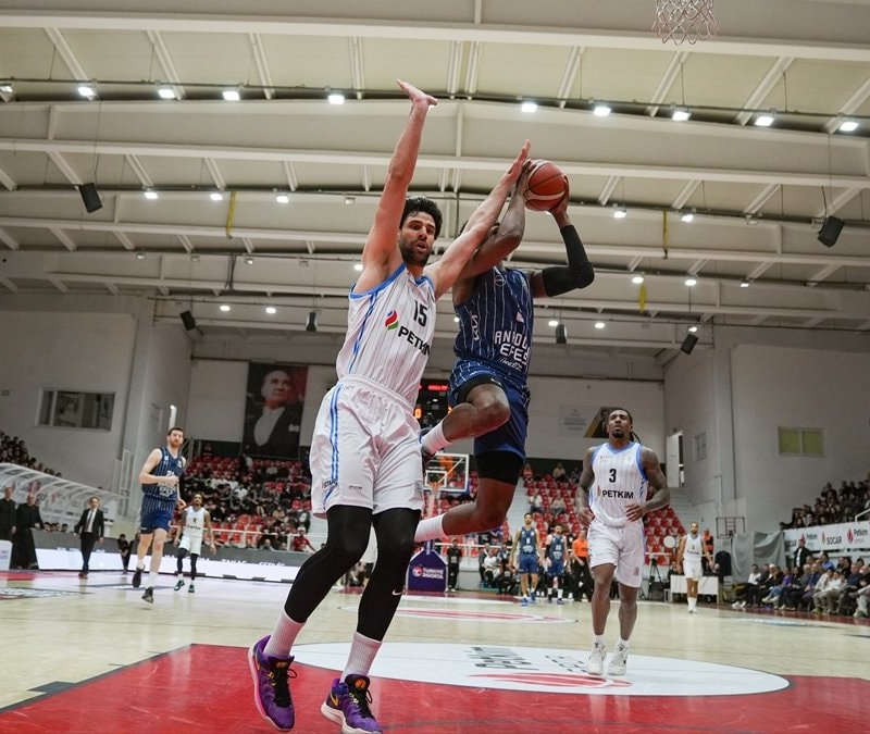 Anadolu Efes'ten Aliağa Petkimspor'a 25 sayılık fark!