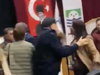 Atatürkçü Düşünce Derneği'nin İzmir seçimlerinde kavga