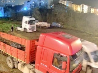 Zonguldak'ta çaldığı tırı satmaya çalışırken dolandırıldı