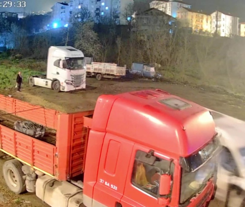 Zonguldak'ta çaldığı tırı satmaya çalışırken dolandırıldı