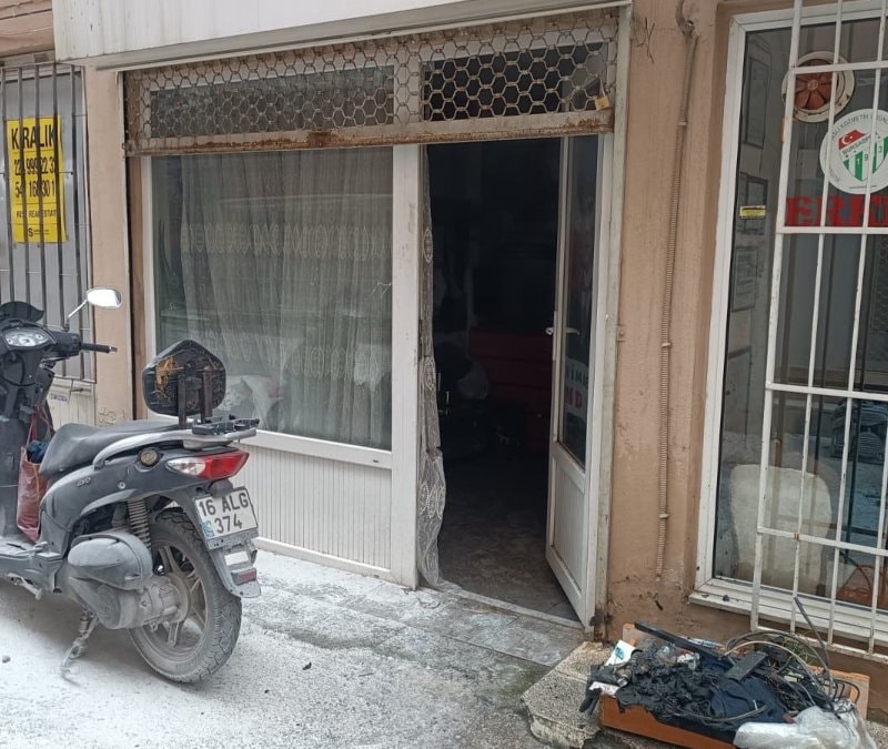 Bursa'da jeneratörde çıkan yangın mahalleyi ayağa kaldırdı