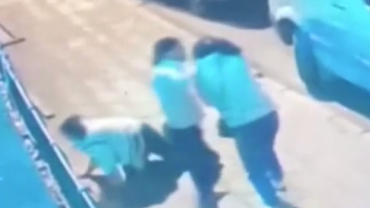 İstanbul'a iki kadın sokak ortasında darbedildi