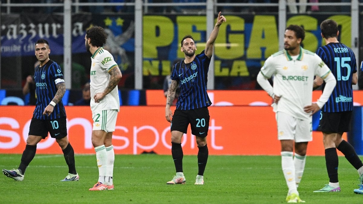 Hakan Çalhanoğlu'ndan muhteşem gol: Inter, Roma'yı 5 golle geçti