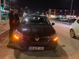 Bursa'da seyir halindeki otomobile mermi isabet etti