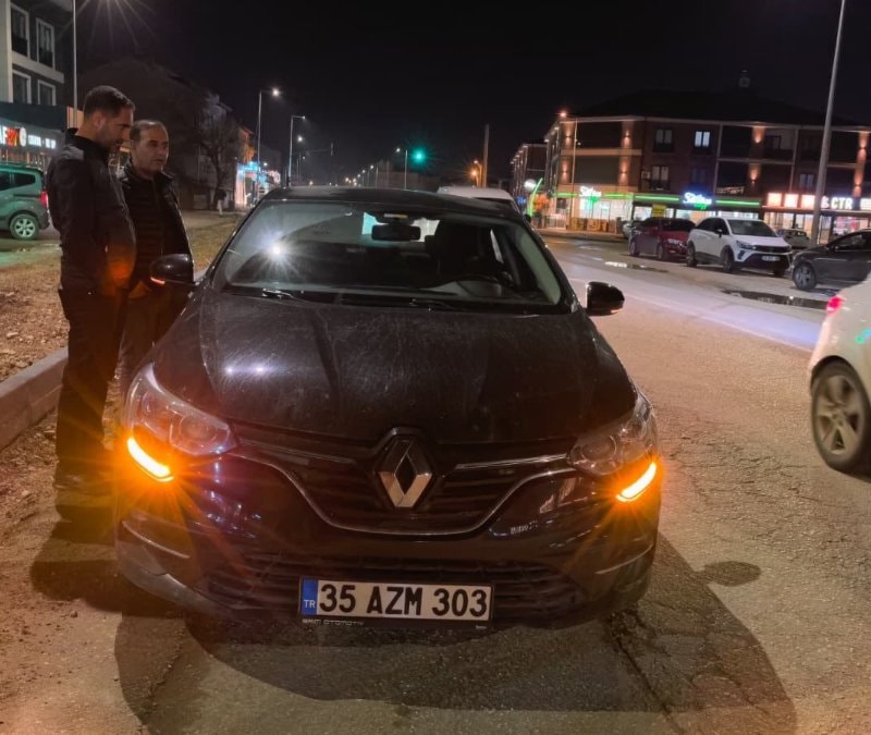 Bursa'da seyir halindeki otomobile mermi isabet etti