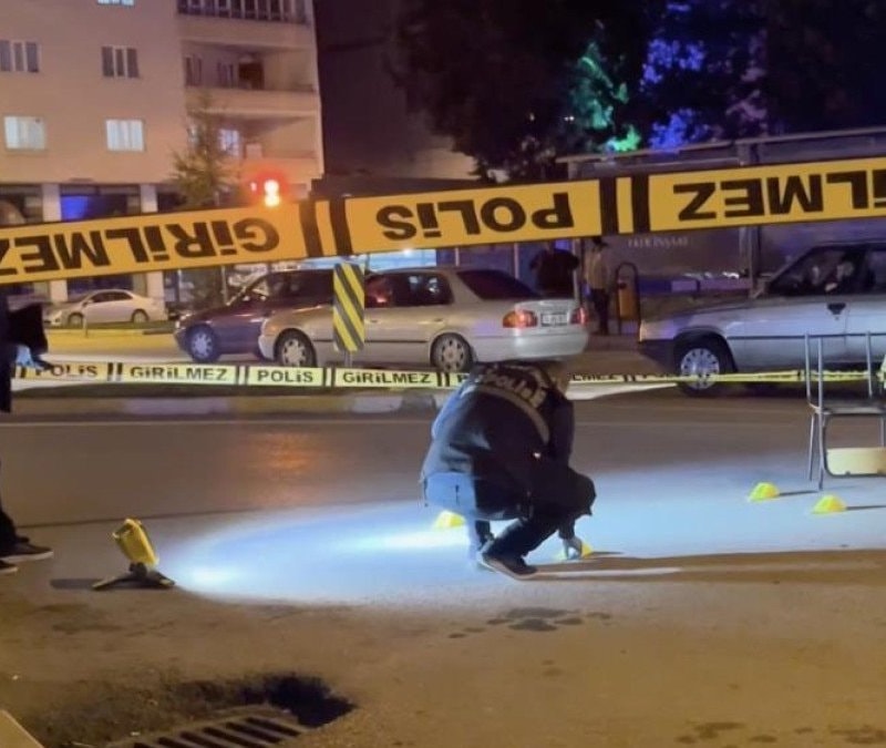 Çorum'da cami önünde silahlı saldırıya uğrayan kişi yaralandı