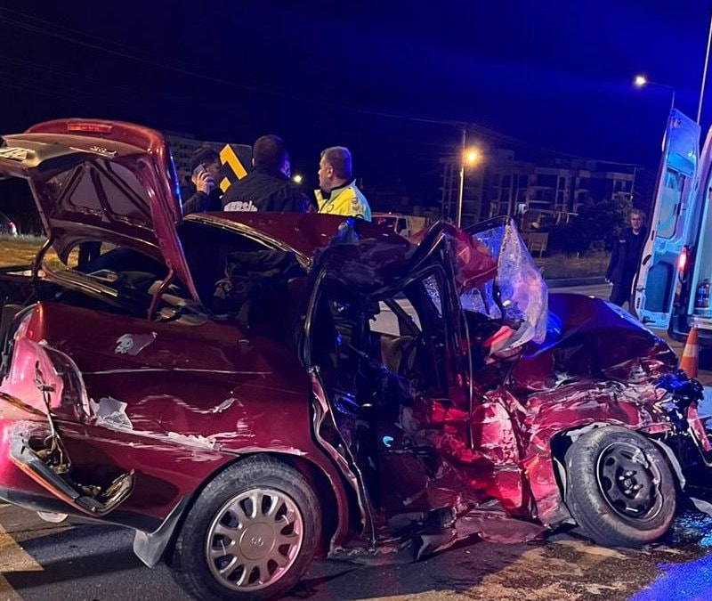 Mersin'de minibüs ile otomobil çarpıştı: 1 ölü