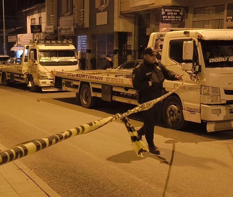 Kars’ta park halindeki iki adet çekici kurşunlandı