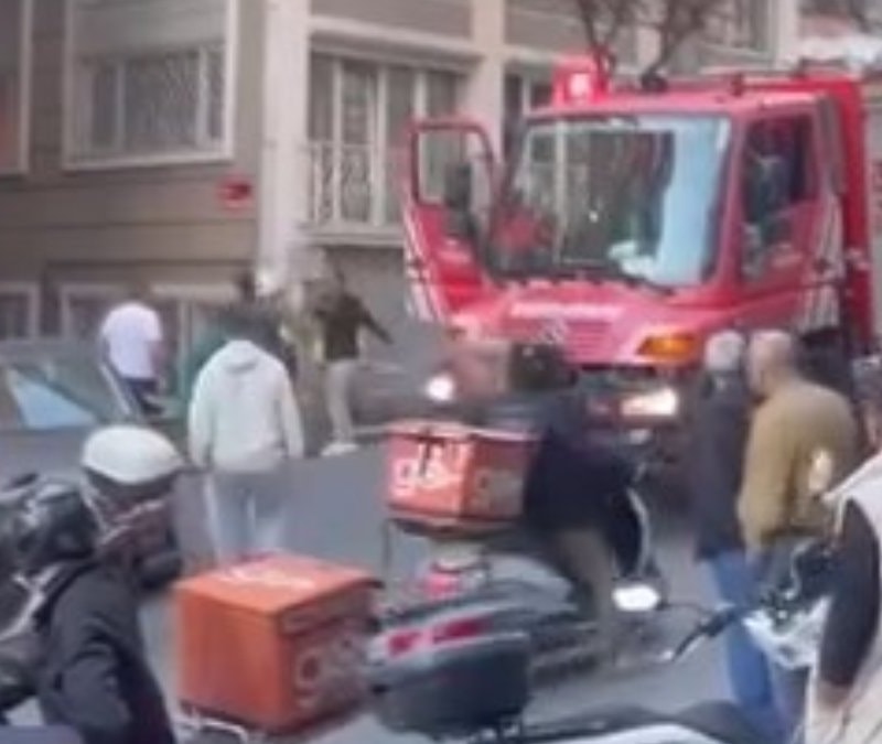 İstanbul'da otelde çıkan yangın söndürüldü: 6 kişi kurtarıldı