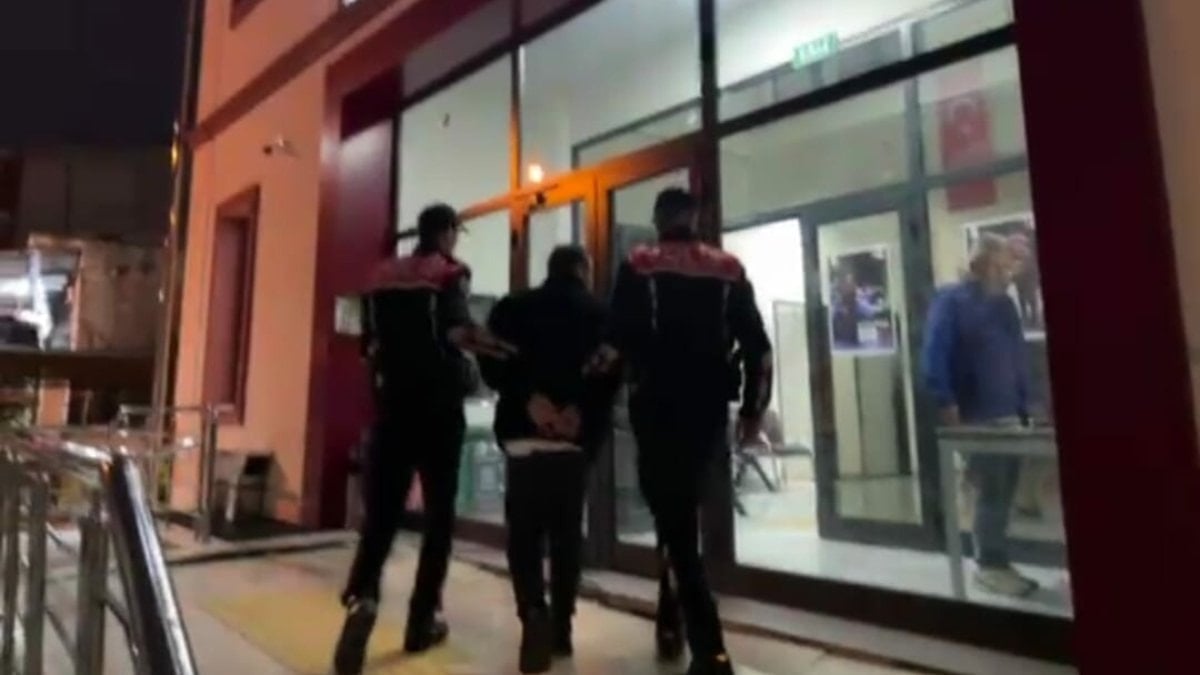 İzmir'de 10 yıl hapis cezası ile aranan firari hükümlü yakalandı