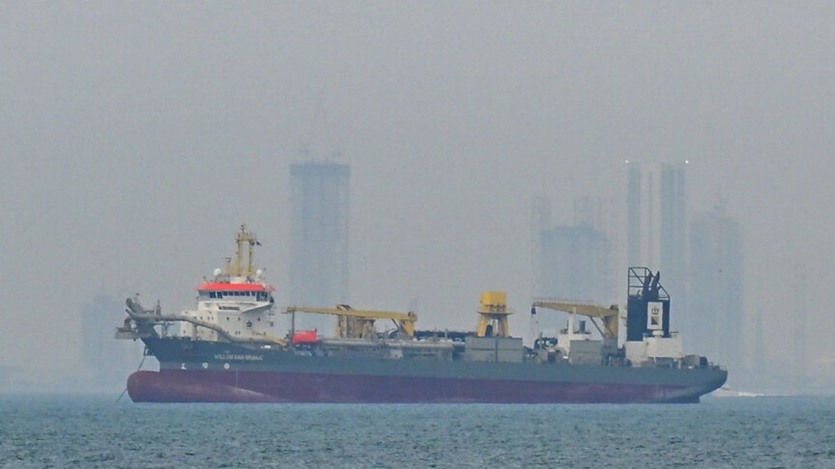 İran, Hürmüz Boğazı'nın yeniden açılması için savaş tazminatı istedi